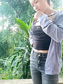 little-effy online show from May 25, 2026, 11:44 pm