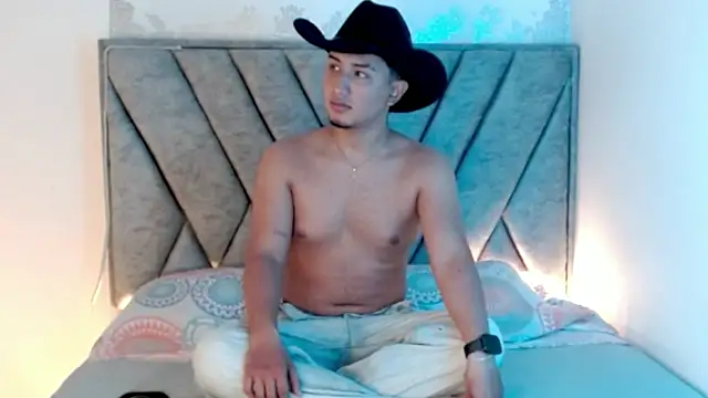 kyro estrada online show from March 24, 2026, 11:43 pm