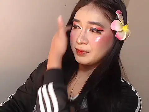 camelastarsairo online show from April 12, 2026, 10:26 pm