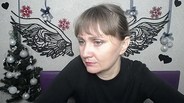 KellyClar online show from December 16, 2025, 6:07 am