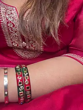 butterflyslay online show from February 2, 2026, 3:49 am