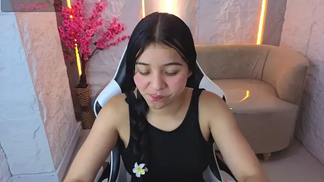 Snapshot of Sofi_Adams_Tx chatting on December 19, 2025, 12:56 pm Sofi Adams Tx online show from December 19, 2025, 12:56 pm