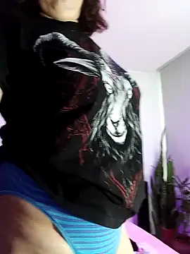 Divine Pouvoir online show from April 15, 2026, 11:17 am