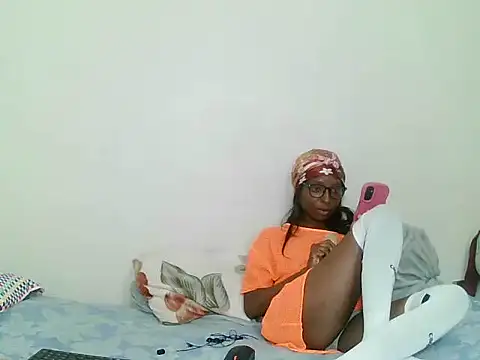 PKELLY7 online show from December 13, 2025, 7:53 pm