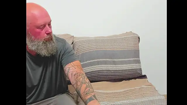 Aurora and the beast online show from January 5, 2026, 7:06 pm