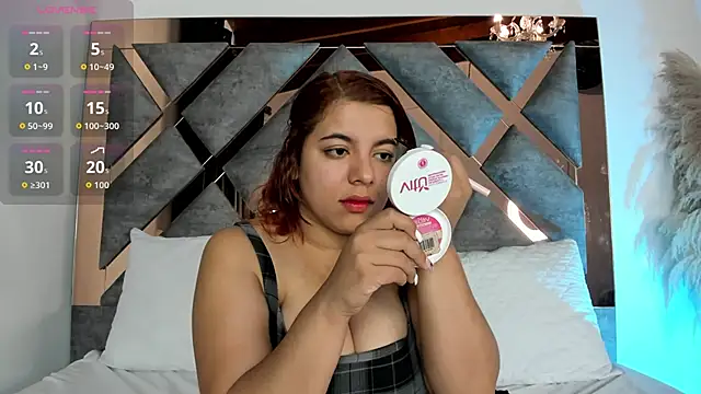 Cheerry Lee  online show from December 19, 2025, 1:07 pm