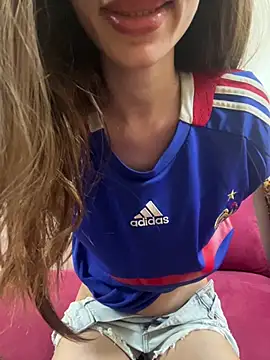 yasmina2020 online show from July 2, 2026, 4:02 pm
