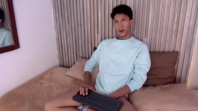 Snapshot of SmoothAlpha_ chatting on January 9, 2026, 2:31 pm SmoothAlpha online show from January 9, 2026, 2:31 pm