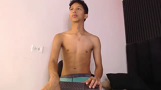 Snapshot of SmoothAlpha_ chatting on February 12, 2026, 2:45 pm SmoothAlpha online show from February 12, 2026, 2:45 pm