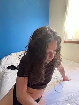 CoquineCharmeuse online show from April 5, 2026, 1:08 pm