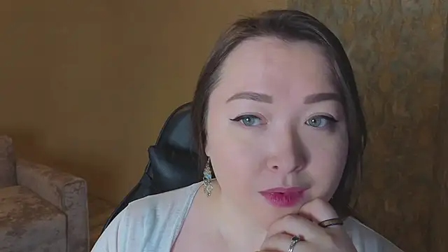 Snapshot of DianaLure chatting on December 17, 2025, 1:33 am DianaLure online show from December 17, 2025, 1:33 am