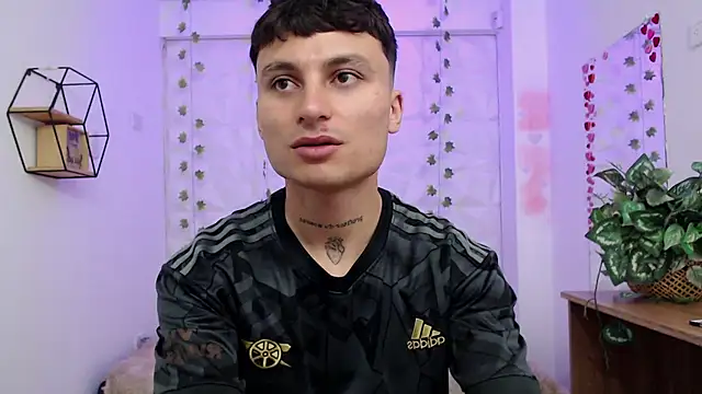 Snapshot of Noah_Vera chatting on January 10, 2026, 3:41 am Noah Vera online show from January 10, 2026, 3:41 am