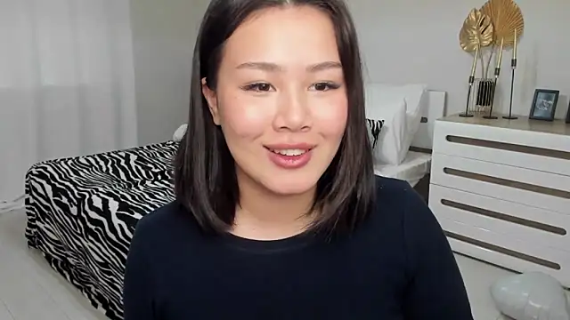 Brunette Charm online show from March 18, 2026, 11:24 am