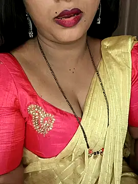 Snapshot of Rachu_love chatting on May 3, 2026, 8:31 am Rachu love online show from May 3, 2026, 8:31 am