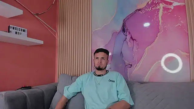 Magicsexx69 online show from December 15, 2025, 10:47 pm