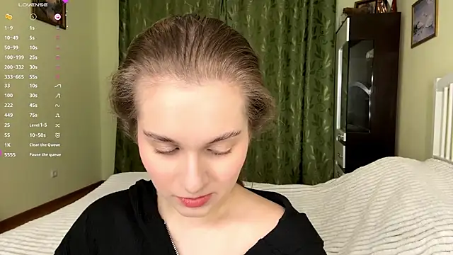 MiaBlanko online show from December 18, 2025, 7:25 am