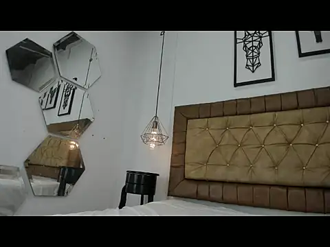 Scarlett 0594 online show from December 19, 2025, 9:33 pm