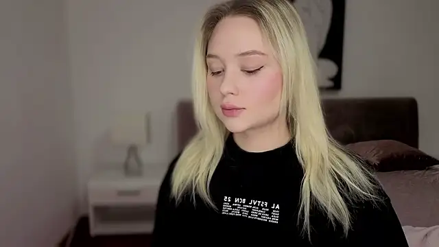 Snapshot of Jessiestar_ chatting on February 3, 2026, 2:00 pm Jessiestar online show from February 3, 2026, 2:00 pm