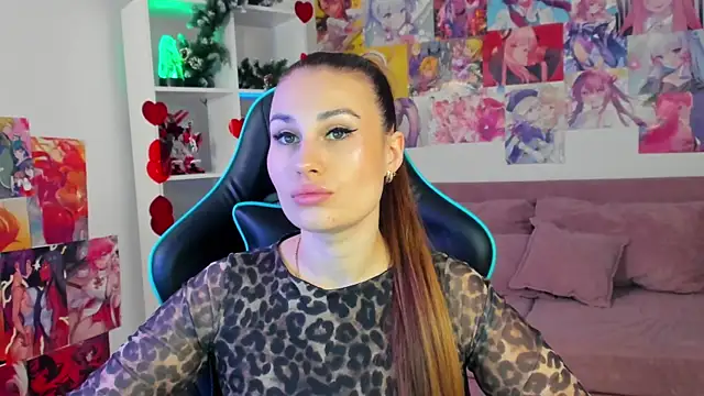 Snapshot of NoraFoxes chatting on December 17, 2025, 3:40 pm NoraFoxes online show from December 17, 2025, 3:40 pm