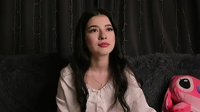 Snapshot of LisaColee chatting on June 22, 2026, 9:01 pm LisaColee online show from June 22, 2026, 9:01 pm