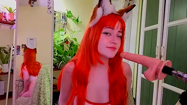 Snapshot of LittleFoxHole chatting on April 28, 2026, 1:04 am LittleFoxHole online show from April 28, 2026, 1:04 am