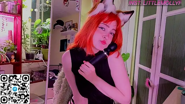 Snapshot of LittleFoxHole chatting on May 1, 2026, 1:10 am LittleFoxHole online show from May 1, 2026, 1:10 am