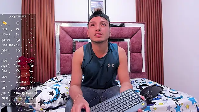 Snapshot of thiago_duval chatting on December 17, 2025, 2:06 am thiago duval online show from December 17, 2025, 2:06 am