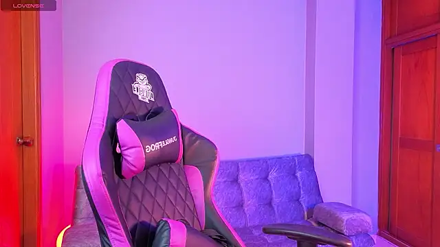 melanimorgan1 online show from February 17, 2026, 4:42 am