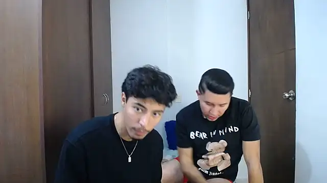 Snapshot of top_jax1 chatting on February 3, 2026, 11:32 pm top jax1 online show from February 3, 2026, 11:32 pm