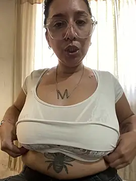 Soy maiaa4 online show from February 17, 2026, 3:51 pm