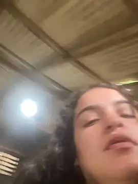 Maduzinha ofc online show from December 15, 2025, 1:37 pm