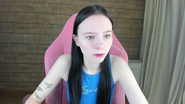 Snapshot of ArinaKubrick chatting on April 17, 2026, 4:10 pm ArinaKubrick online show from April 17, 2026, 4:10 pm