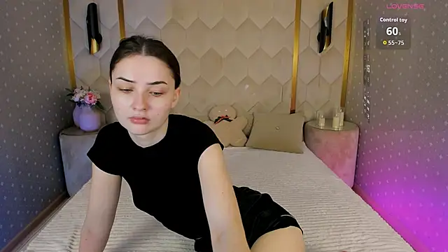 LissieVibes online show from February 25, 2026, 1:43 pm