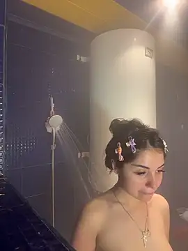 SilkyMira online show from April 11, 2026, 5:39 pm