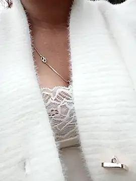 Snapshot of ngaytho004 chatting on December 16, 2025, 9:47 am ngaytho004 online show from December 16, 2025, 9:47 am