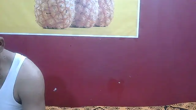 Snapshot of Lovelycouple25 chatting on June 7, 2026, 7:01 am Lovelycouple25 online show from June 7, 2026, 7:01 am