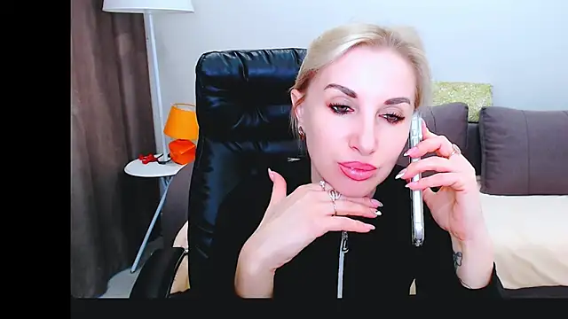 Snapshot of Hanna--Sweet chatting on April 26, 2026, 10:46 am Hanna--Sweet online show from April 26, 2026, 10:46 am