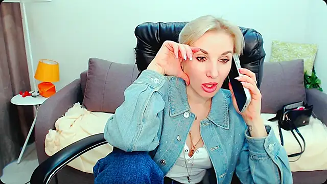 Snapshot of Hanna--Sweet chatting on April 30, 2026, 11:16 am Hanna--Sweet online show from April 30, 2026, 11:16 am