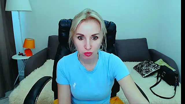 Snapshot of Hanna--Sweet chatting on May 6, 2026, 10:31 am Hanna--Sweet online show from May 6, 2026, 10:31 am