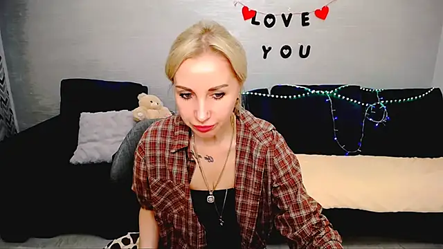Snapshot of Hanna--Sweet chatting on May 7, 2026, 2:55 pm Hanna--Sweet online show from May 7, 2026, 2:55 pm
