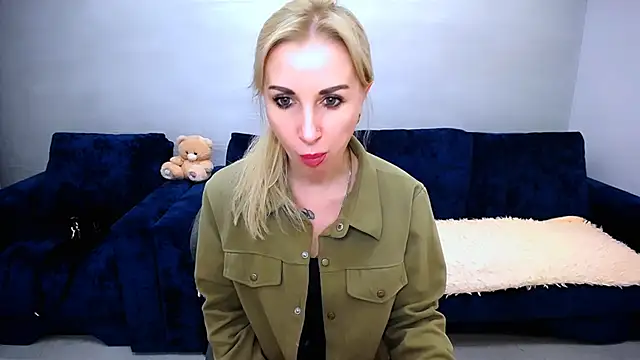 Snapshot of Hanna--Sweet chatting on May 17, 2026, 3:19 pm Hanna--Sweet online show from May 17, 2026, 3:19 pm