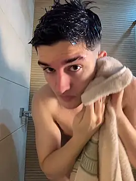 Snapshot of Valentino_ceratti chatting on December 18, 2025, 3:12 am Valentino ceratti online show from December 18, 2025, 3:12 am