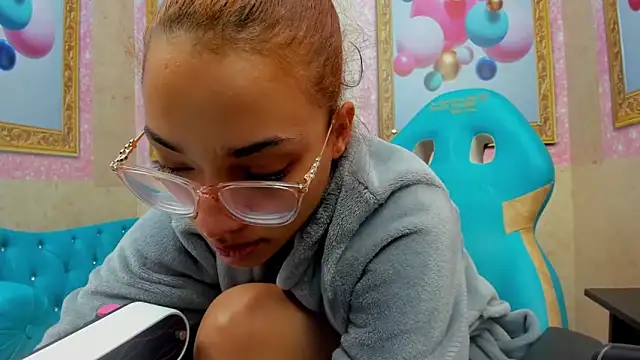 Snapshot of Jadde_Greyy_ chatting on February 28, 2026, 3:18 am Jadde Greyy online show from February 28, 2026, 3:18 am