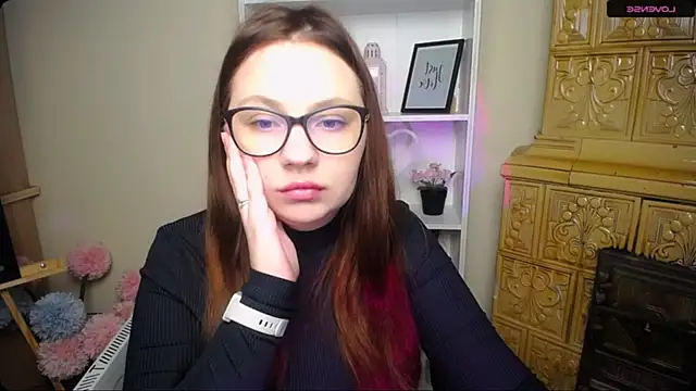 Snapshot of LiliaErmi chatting on December 17, 2025, 5:57 am LiliaErmi online show from December 17, 2025, 5:57 am