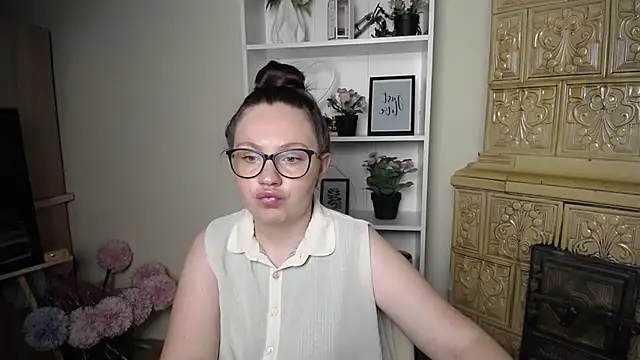 Snapshot of LiliaErmi chatting on June 28, 2026, 6:08 am LiliaErmi online show from June 28, 2026, 6:08 am