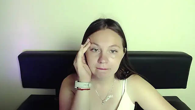 Snapshot of LiliaErmi chatting on August 6, 2026, 6:04 am LiliaErmi online show from August 6, 2026, 6:04 am