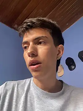 Juan Gomezz26 online show from January 13, 2026, 9:20 pm