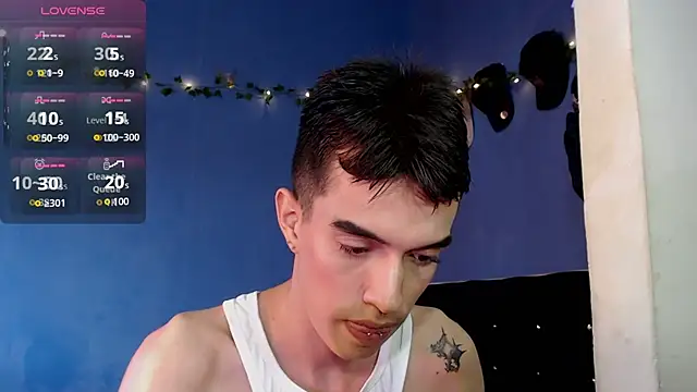 Juan Gomezz26 online show from June 10, 2026, 9:57 pm