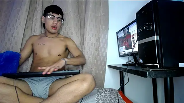 Snapshot of black_men9 chatting on December 22, 2025, 5:26 am black men9 online show from December 22, 2025, 5:26 am