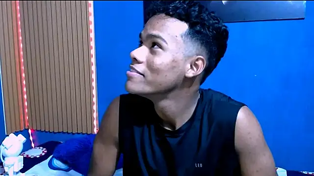 Snapshot of black_men9 chatting on February 7, 2026, 5:00 am black men9 online show from February 7, 2026, 5:00 am